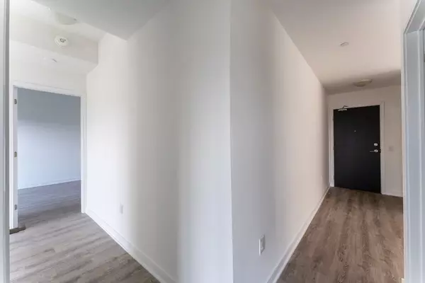 Toronto W07, ON M8Y 0C4,25 Neighbourhood LN #714