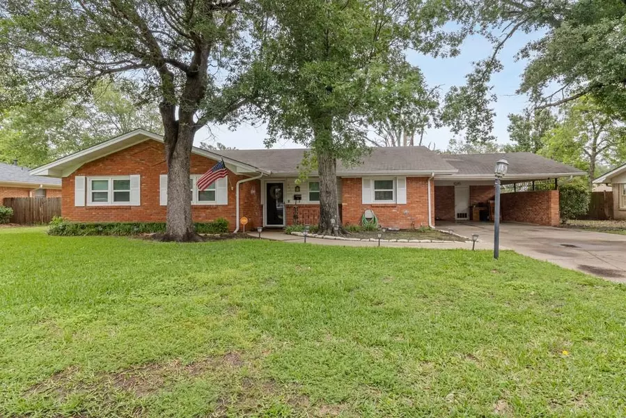 2019 W Belclaire Circle, Corsicana, TX 75110