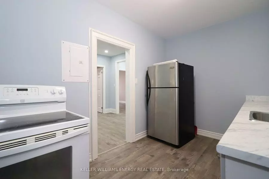 84 Simcoe ST N #2, Oshawa, ON L1G 4S2