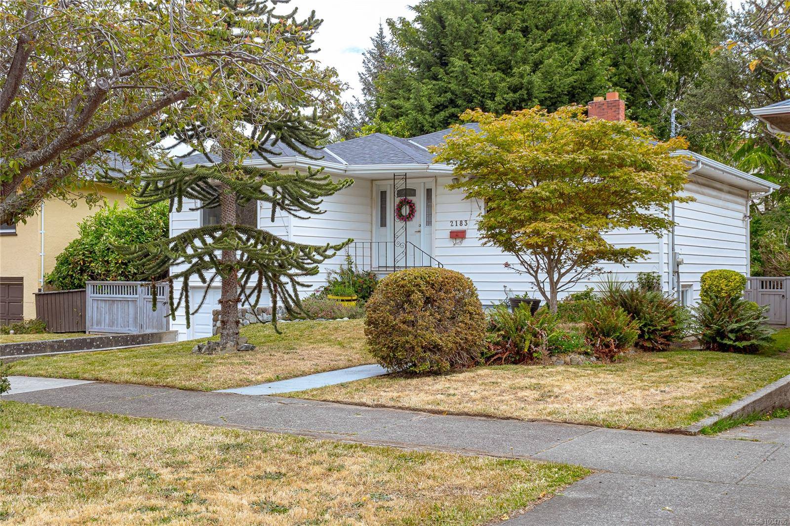 2183 Epworth St, Oak Bay, BC V8R 5L2