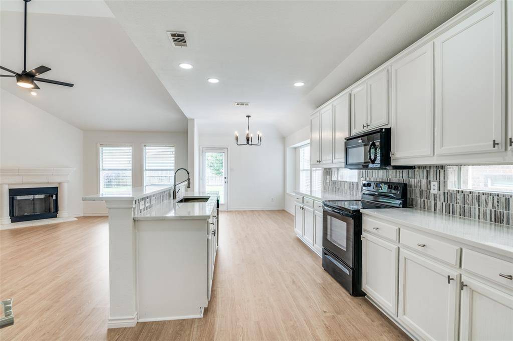 Lavon, TX 75166,924 Bowie Drive
