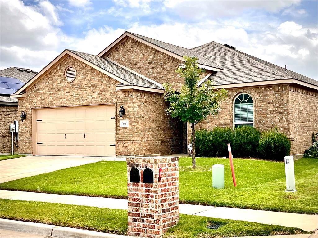 333 Marble Creek Drive, Fort Worth, TX 76131