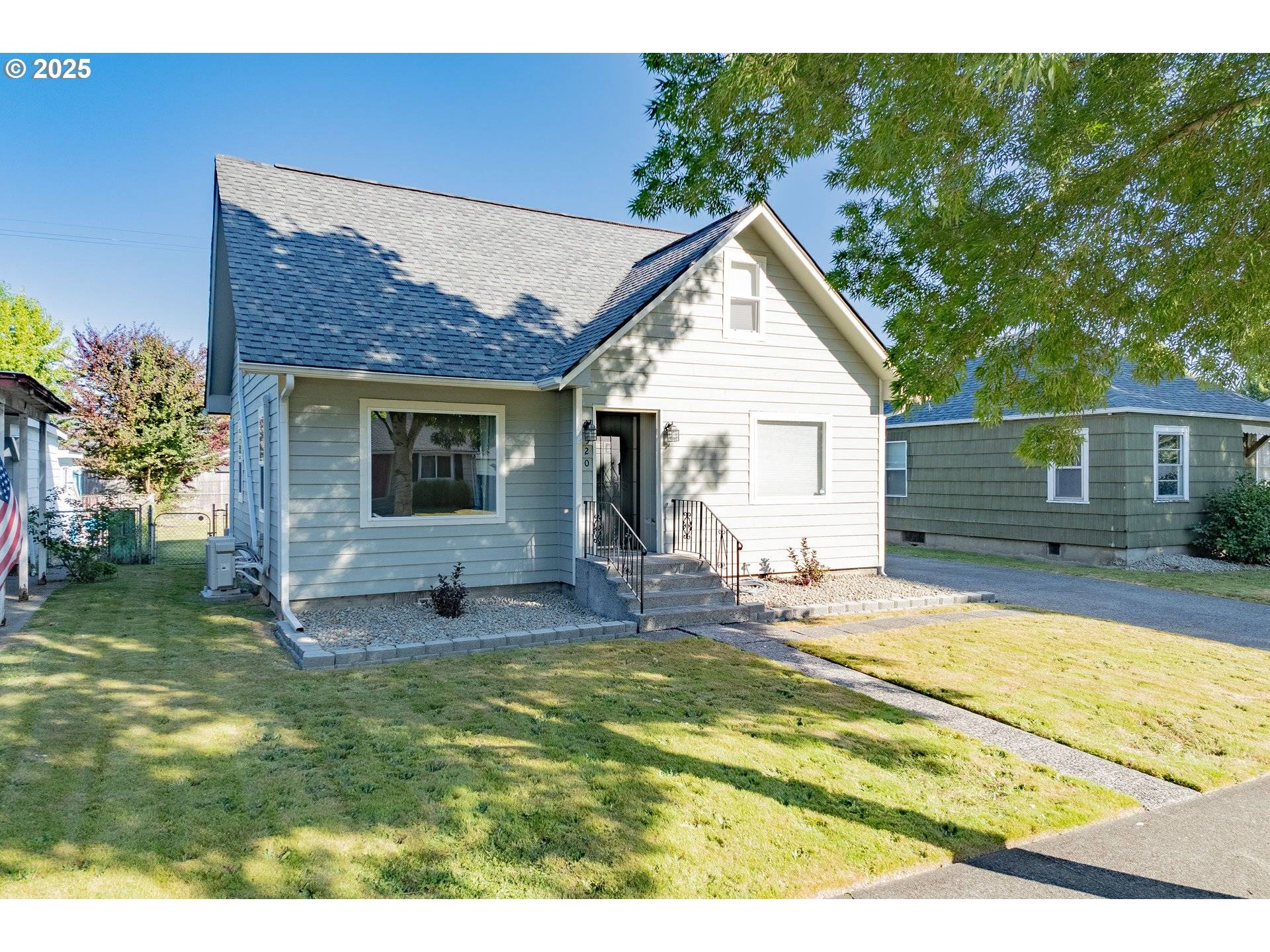 Longview, WA 98632,520 23RD AVE