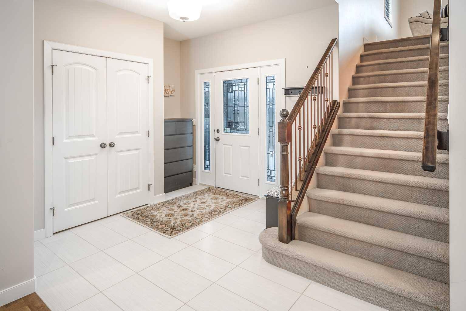 Red Deer, AB T4P 0E5,17 Thomas PL