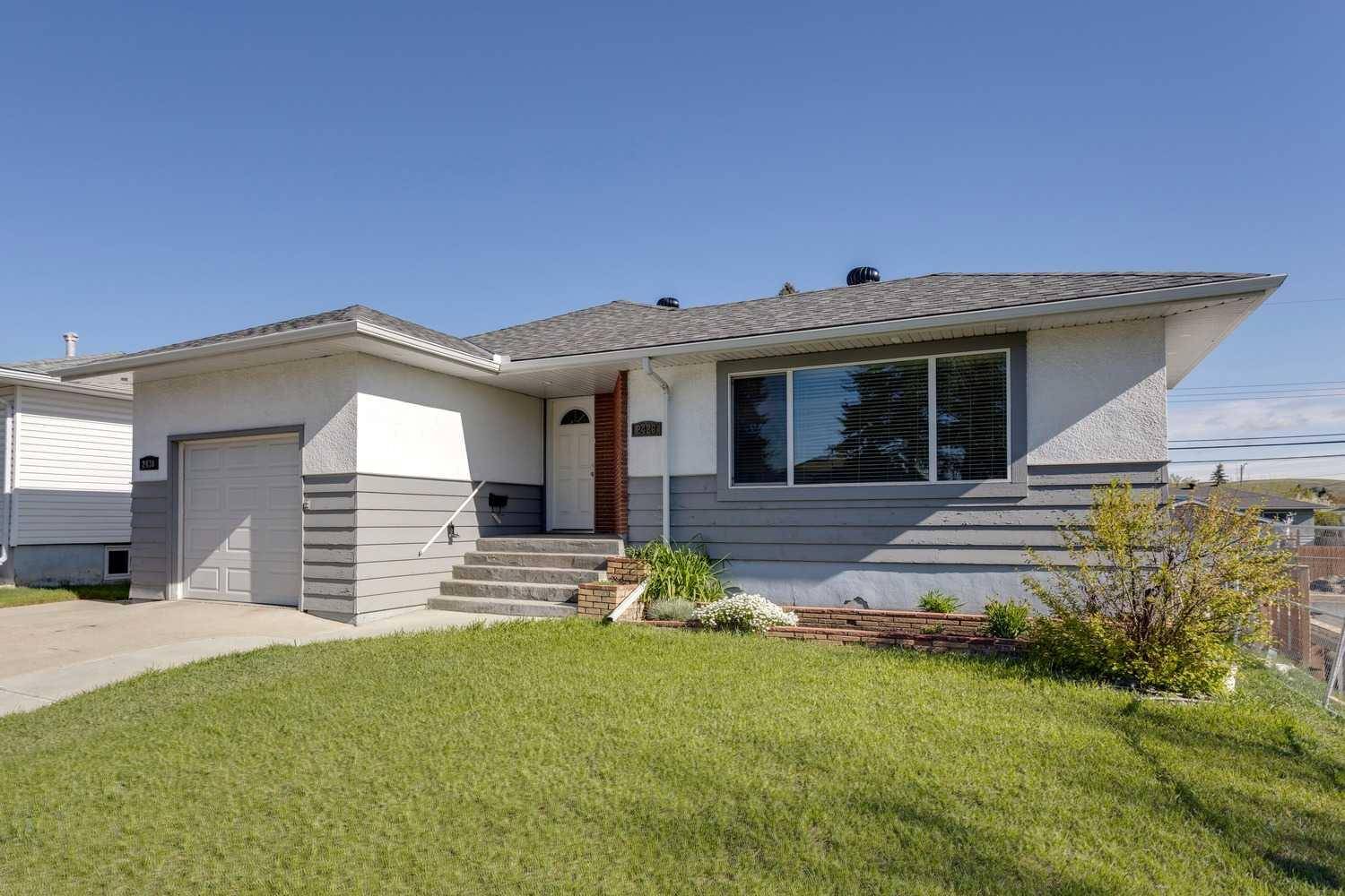 Calgary, AB T2M 2C5,2428 25 AVE Northwest