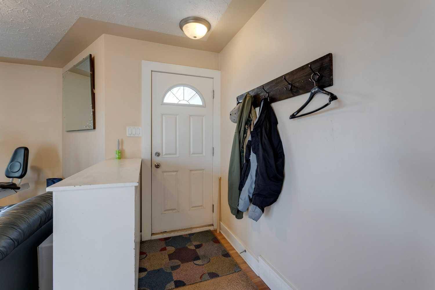 Calgary, AB T2M 2C5,2428 25 AVE Northwest