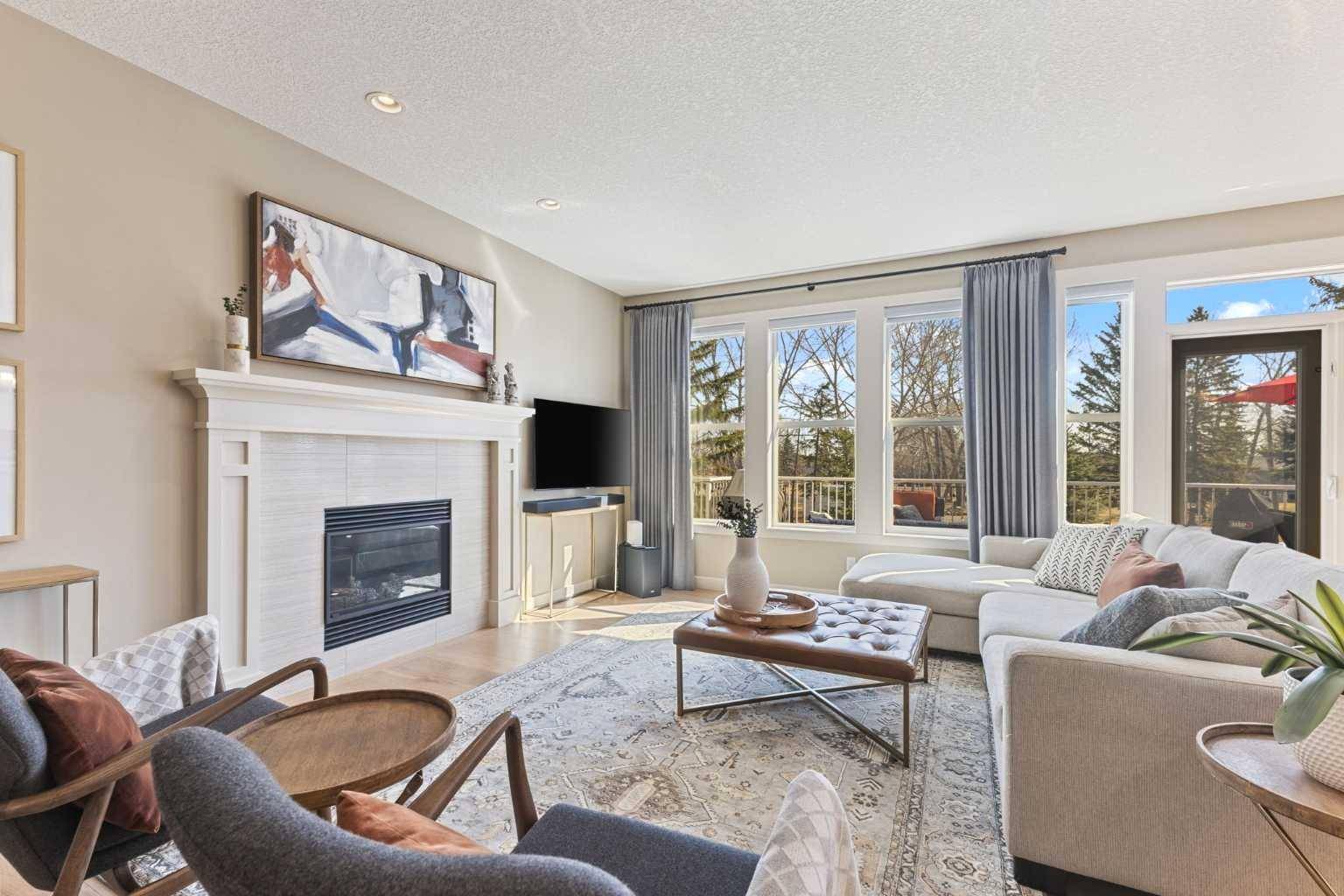 Chestermere, AB T1X 0Y7,221 Kinniburgh CV