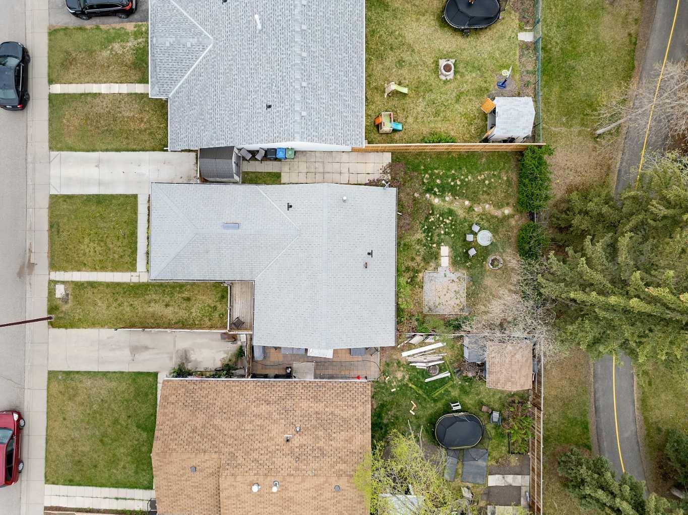 Calgary, AB T2X 1G3,63 Midglen WAY SE