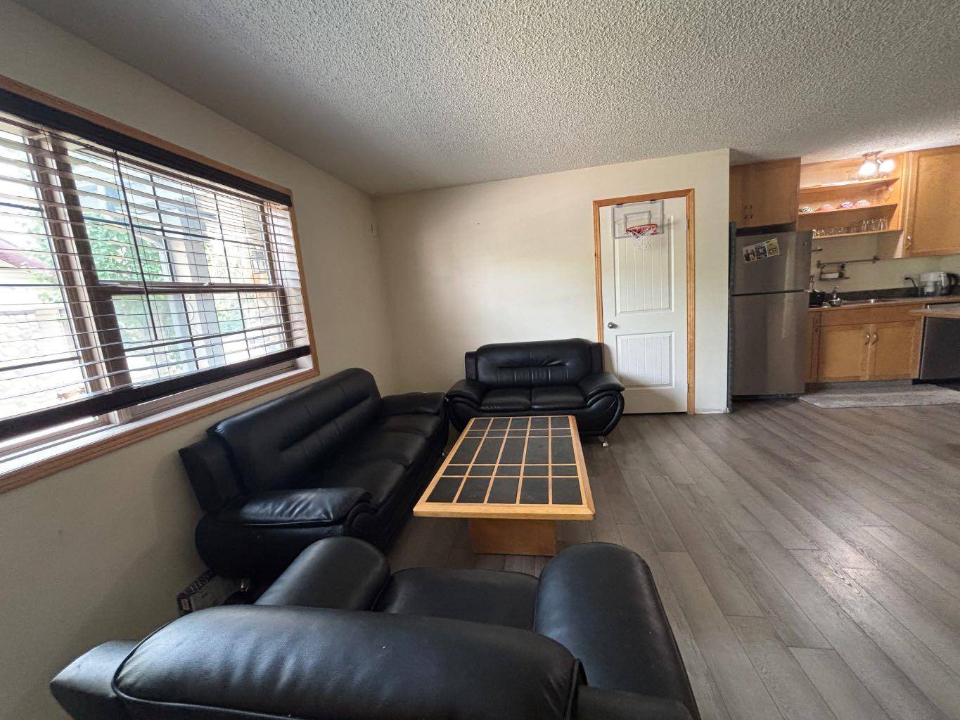 Calgary, AB T2Y5J7,8 Everridge SQ SW #106