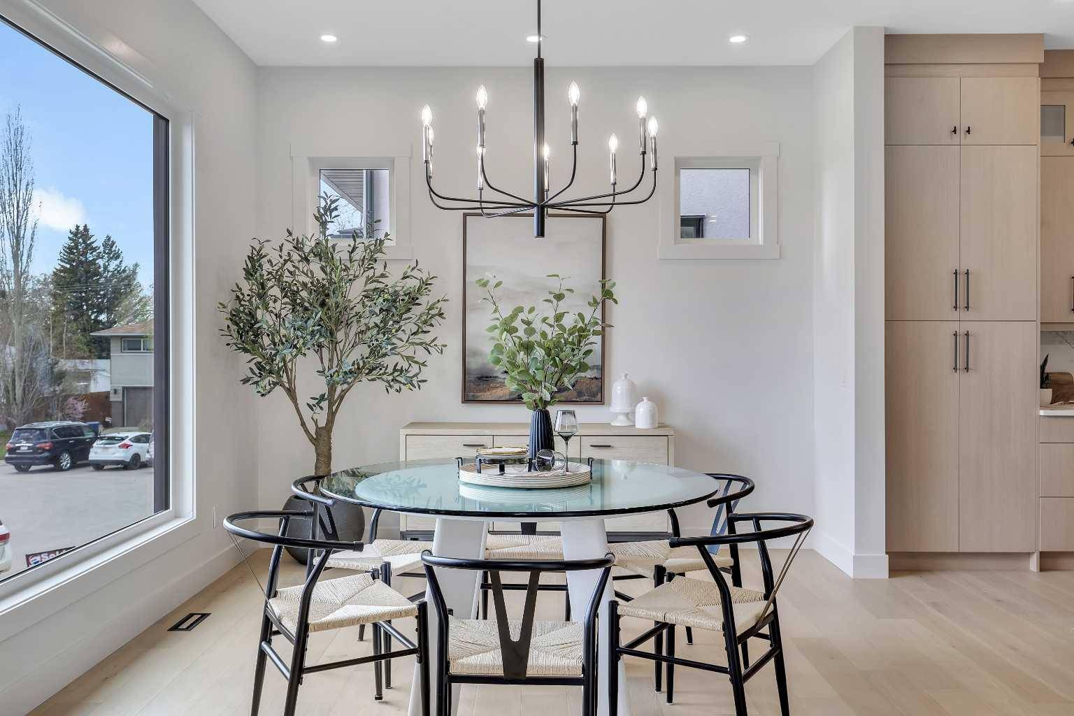 Calgary, AB T2L 0P9,42 Collingwood PL Northwest