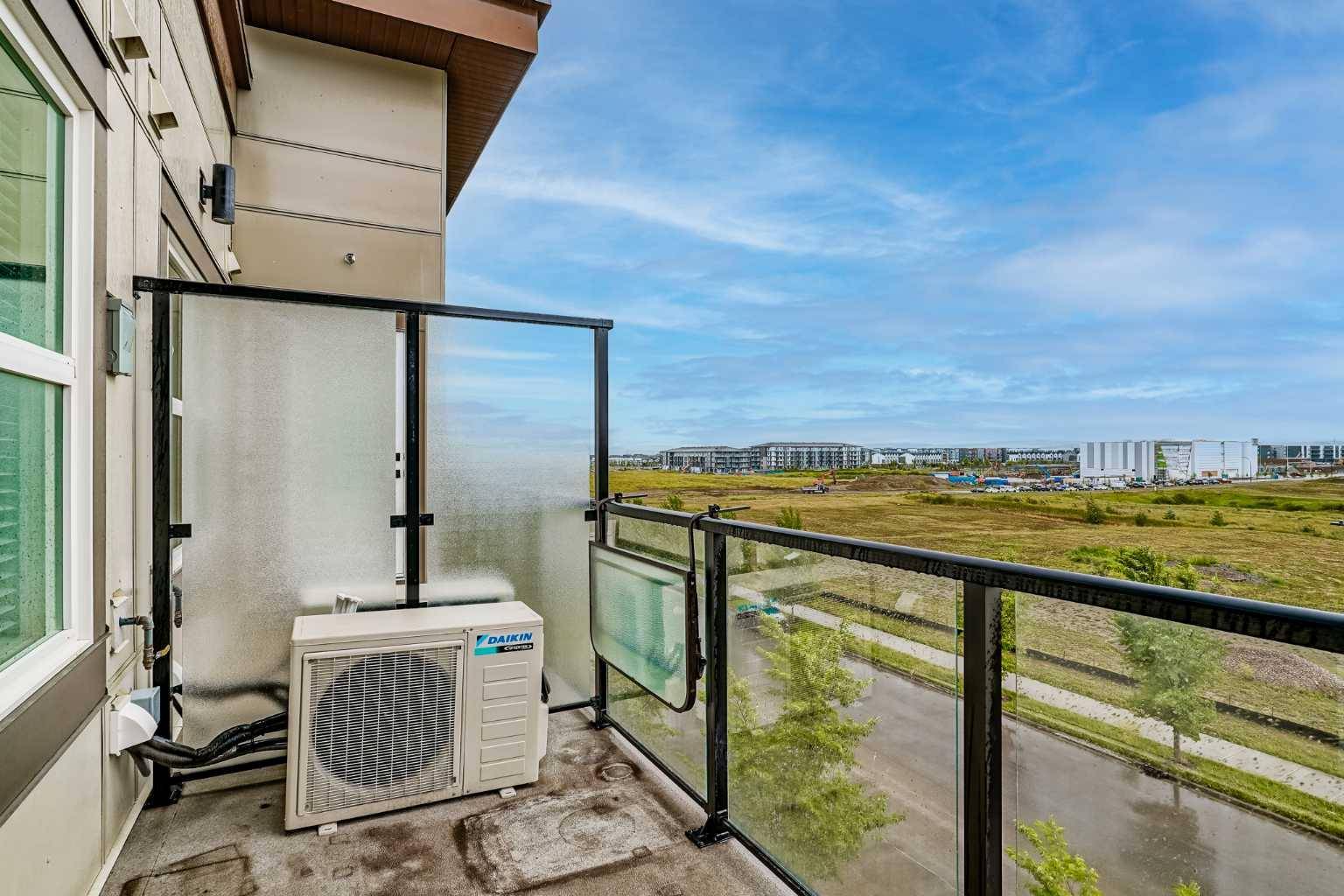 Calgary, AB T3M3H3,19661 40 ST SE #414