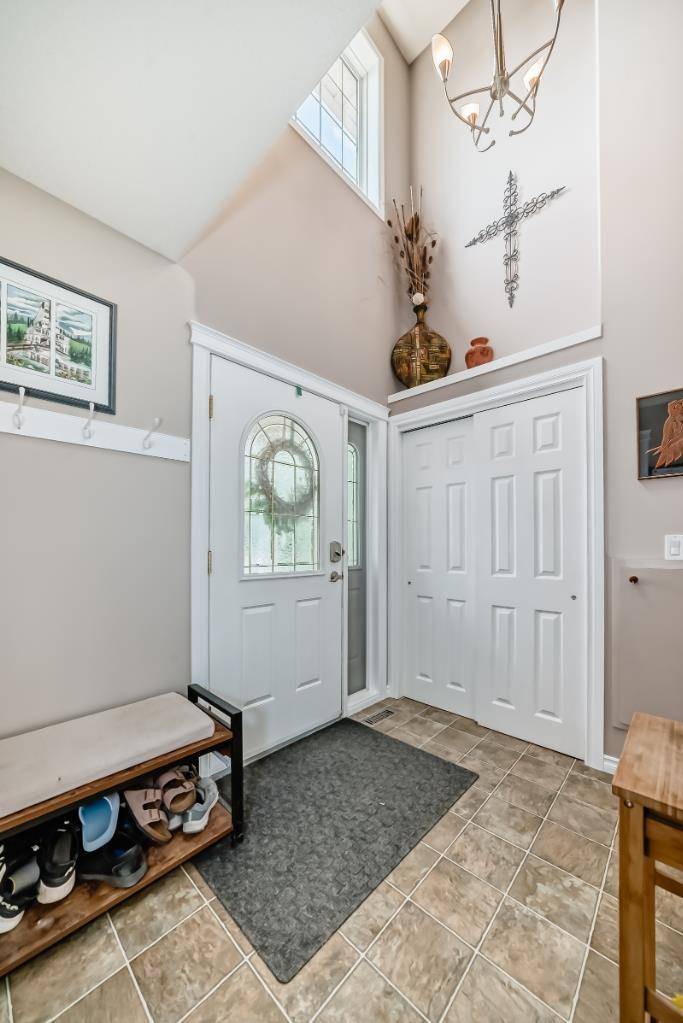 Olds, AB T4H 1V8,6212 Davis PL
