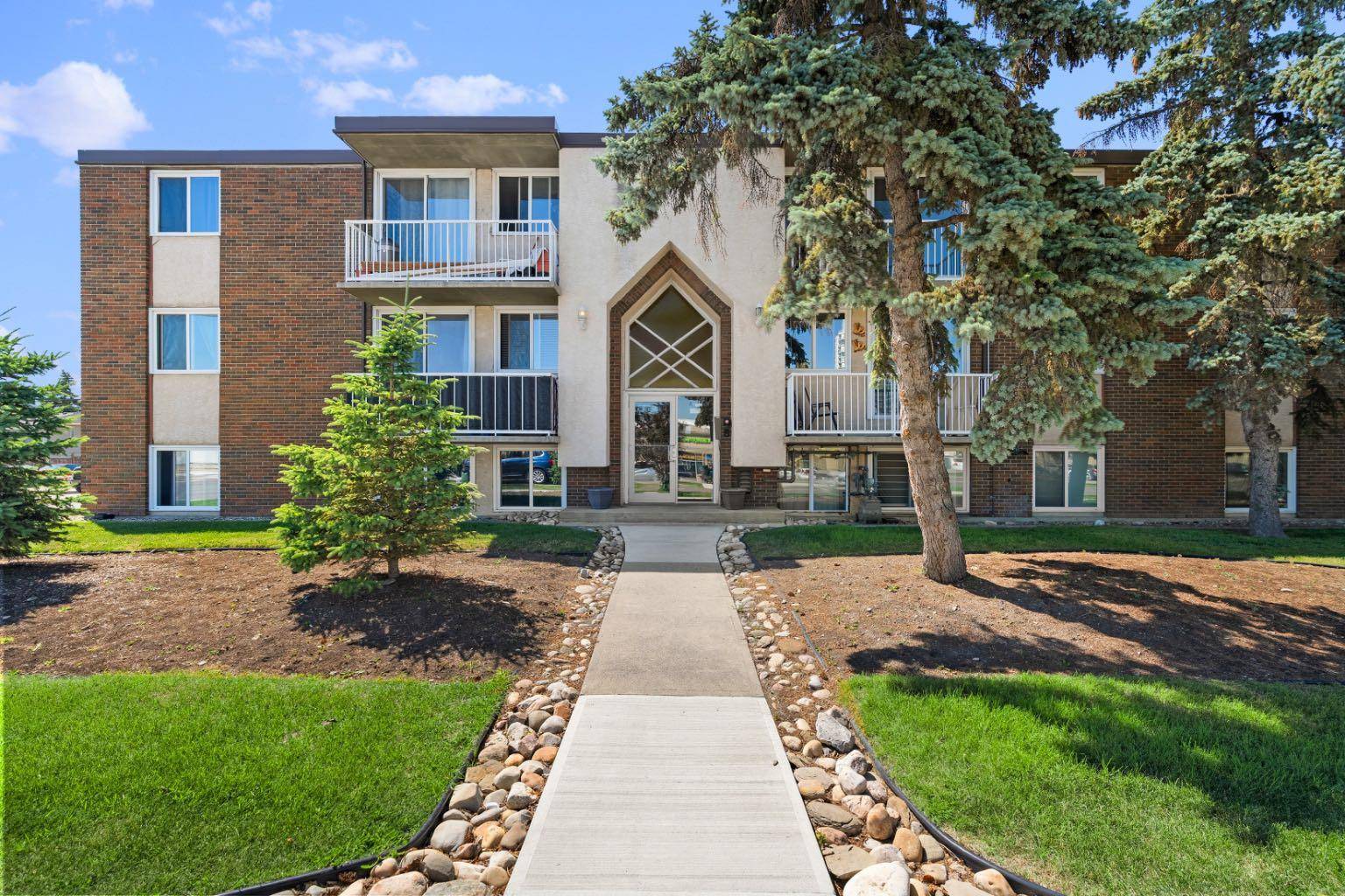 1143 37 ST SW #102, Calgary, AB T3C 1S5