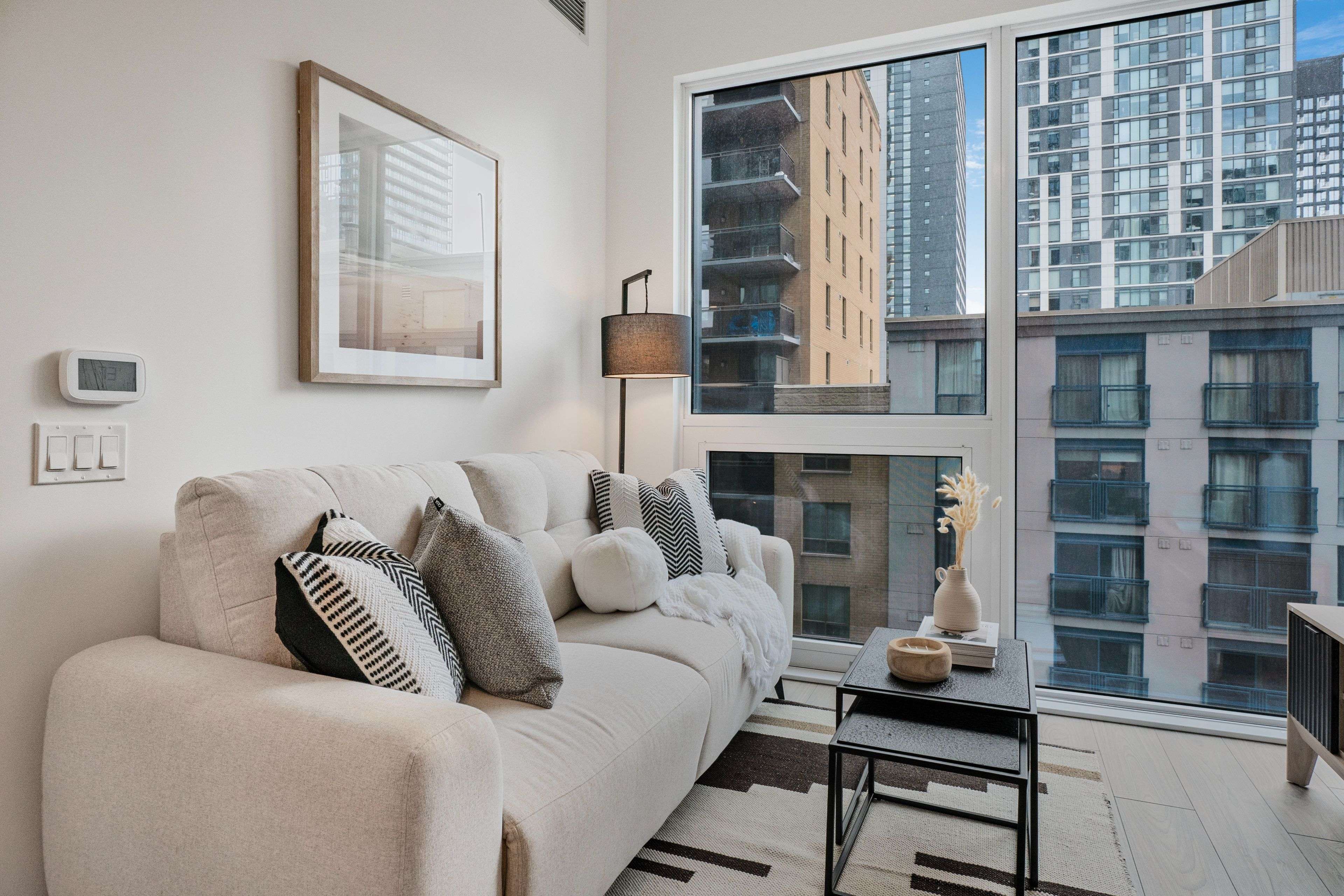 Toronto C08, ON M5B 0C5,82 Dalhousie ST #1001