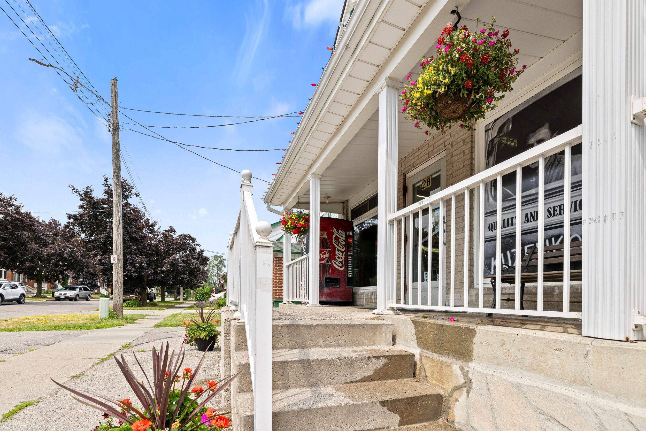 Oshawa, ON L1G 2K3,28 Buckingham AVE