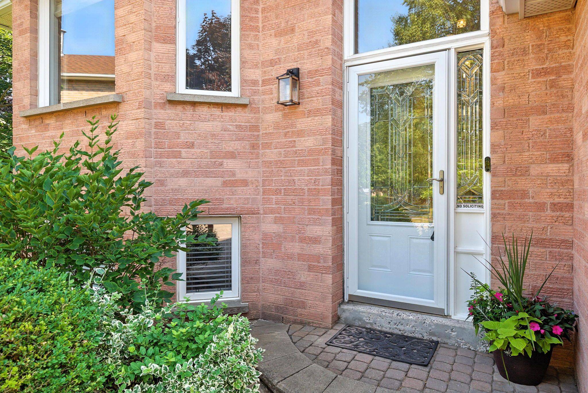 Clarington, ON L1C 4L5,17 Farncomb CRES