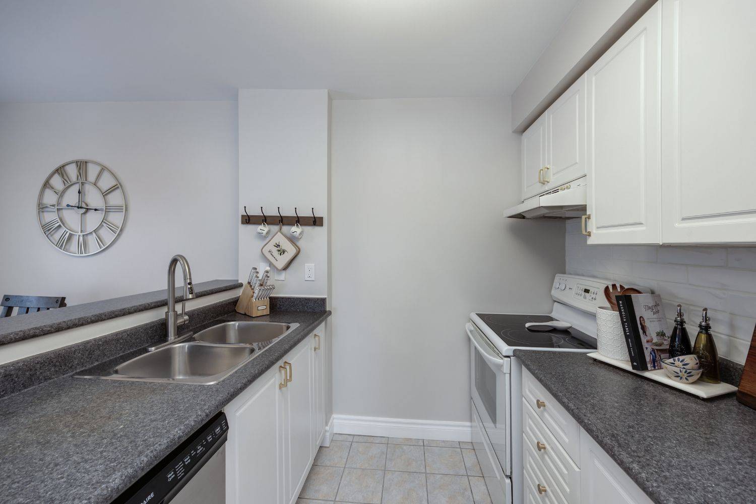 Clarington, ON L1C 5N6,102 Aspen Springs DR #206
