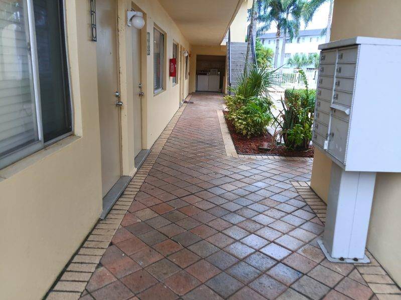 West Palm Beach, FL 33409,515 S Sequoia Dr #203
