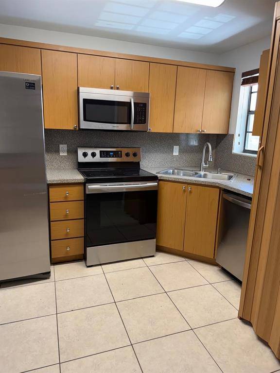 Coral Springs, FL 33065,3750 NW 115th Ave #5