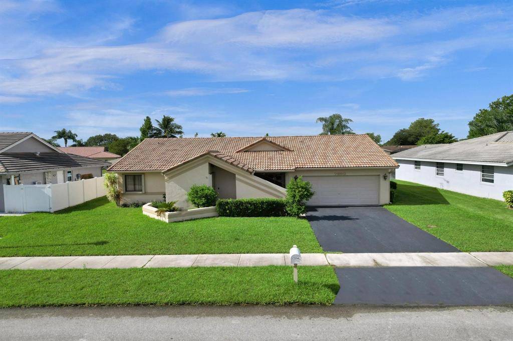 7680 NW 23rd St, Margate, FL 33063
