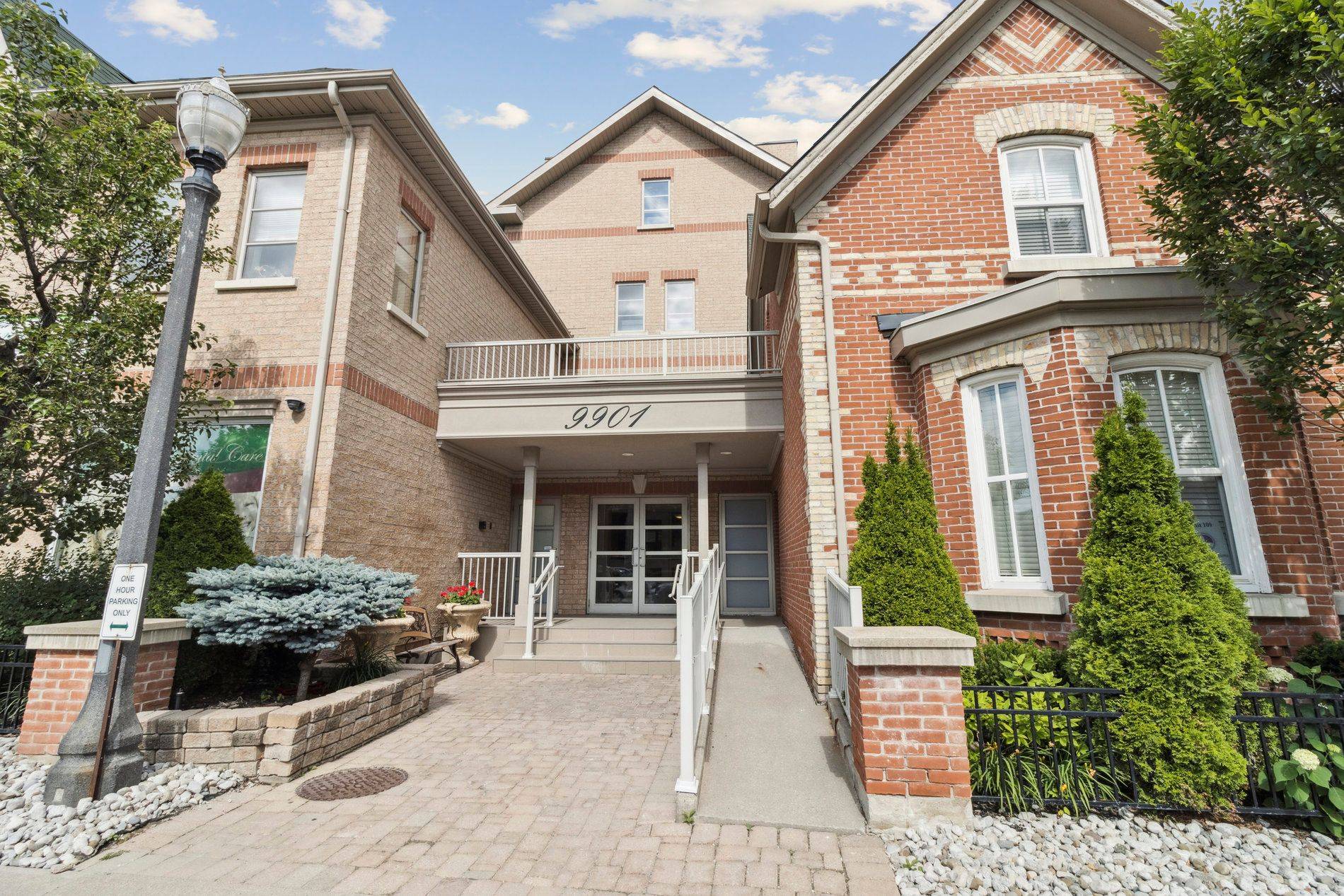 9901 KEELE ST #203, Vaughan, ON L6A 0A1