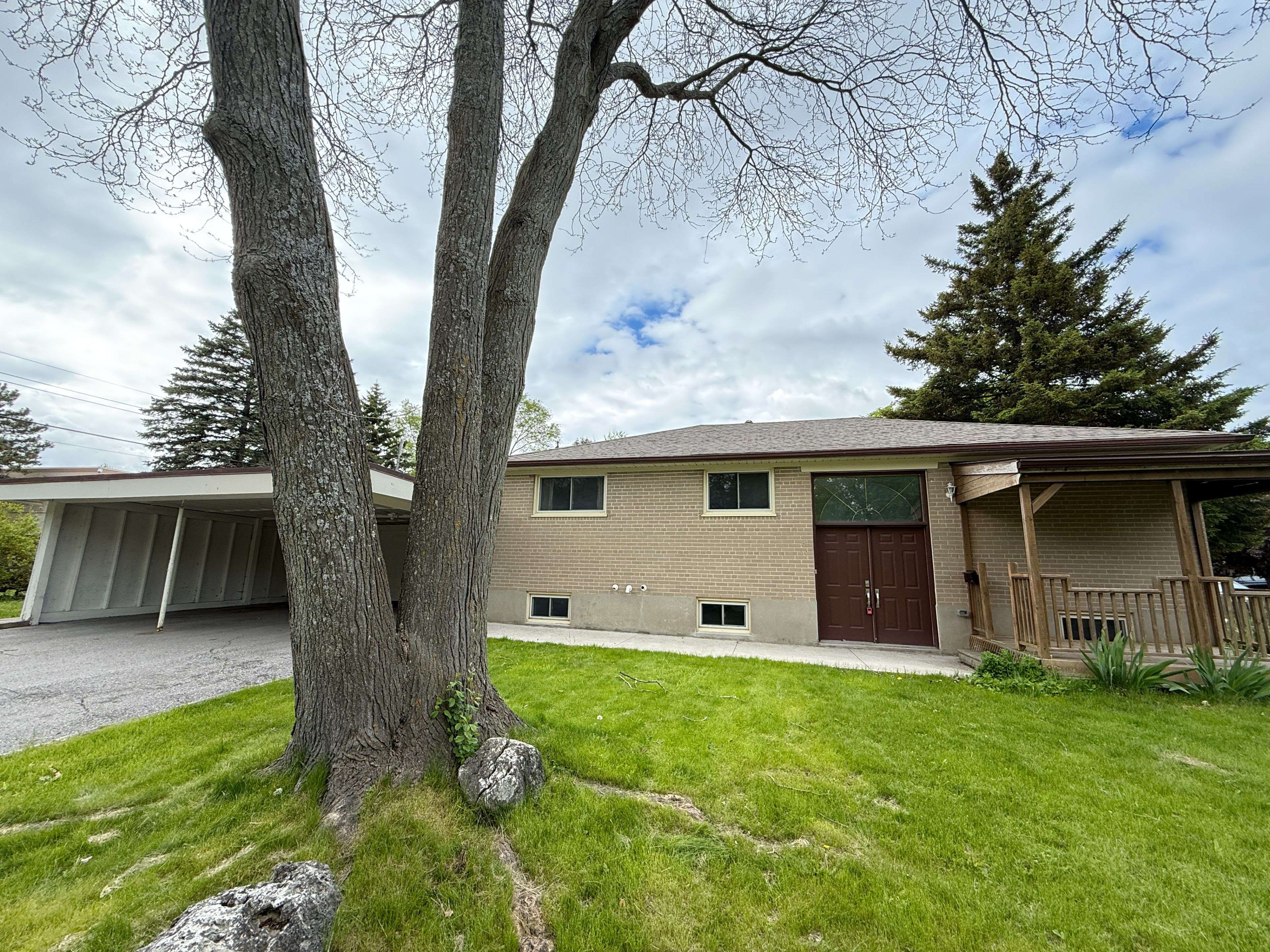 Aurora, ON L4G 3E9,77 Foreht CRES