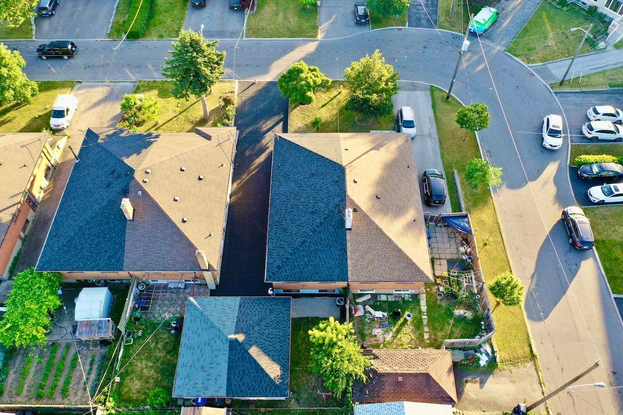 Toronto W05, ON M3L 2C3,27 Charrington CRES