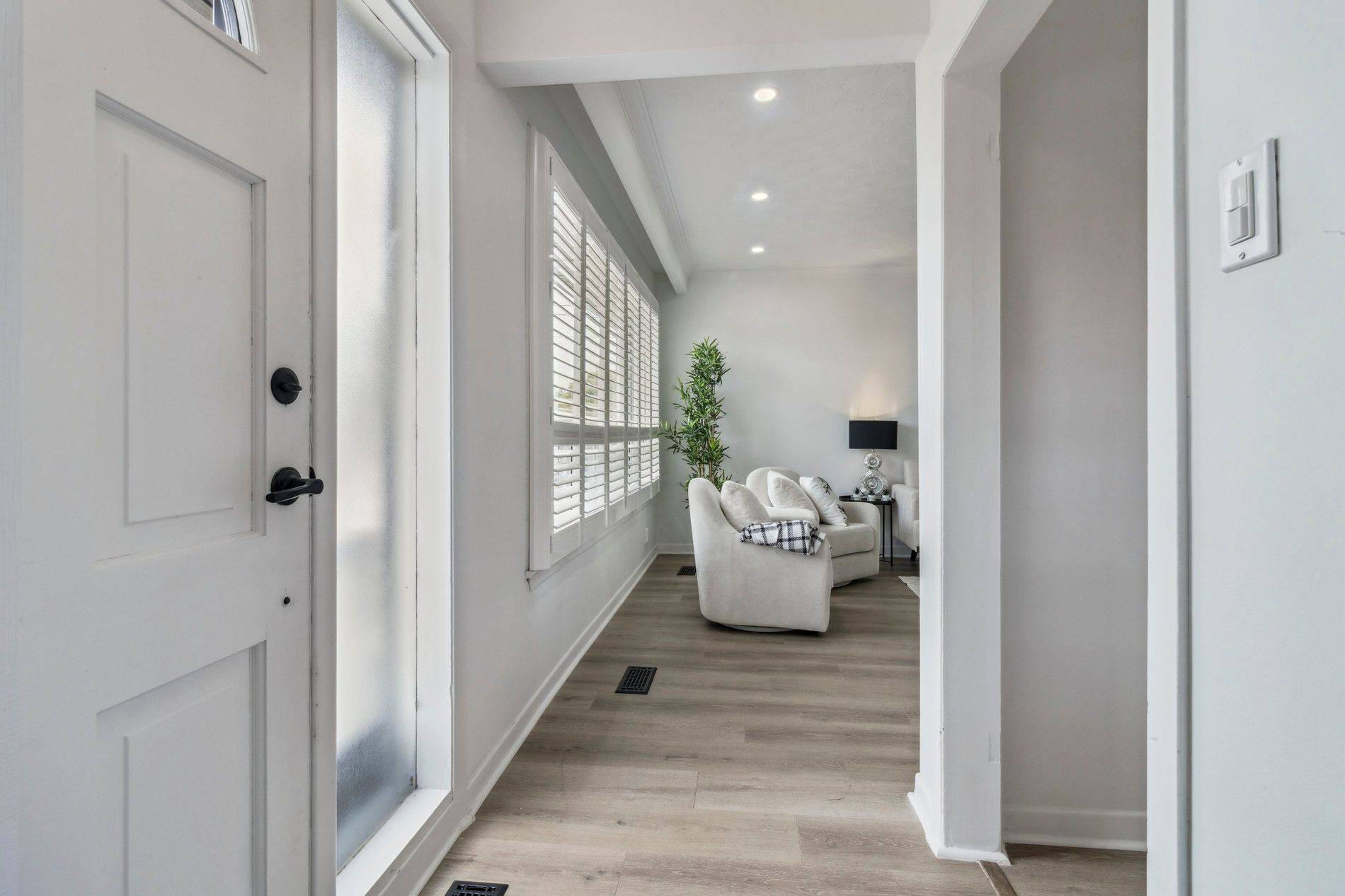 Toronto W05, ON M3L 2C3,27 Charrington CRES