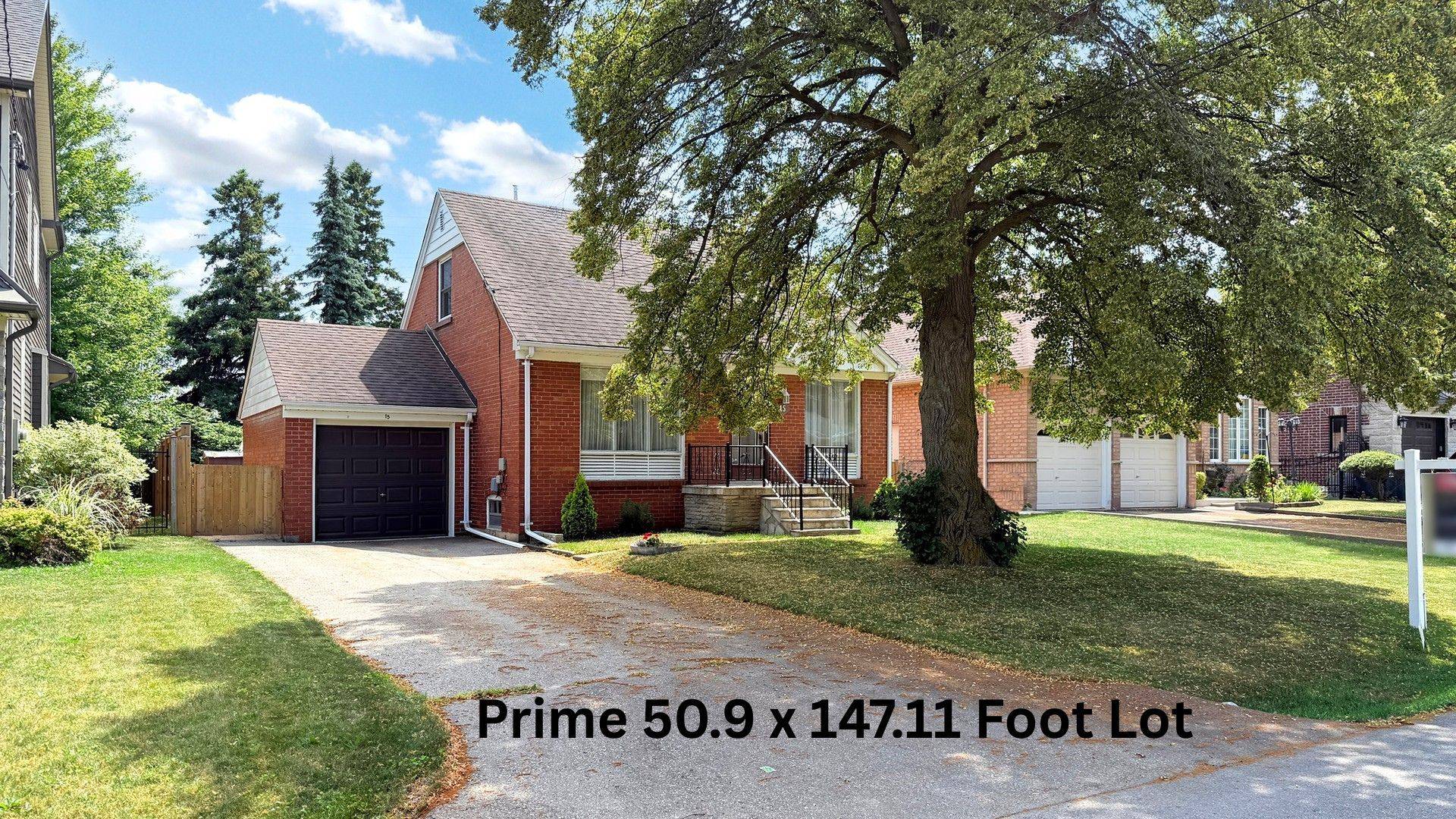 15 Elford BLVD, Toronto W07, ON M8Z 2L3