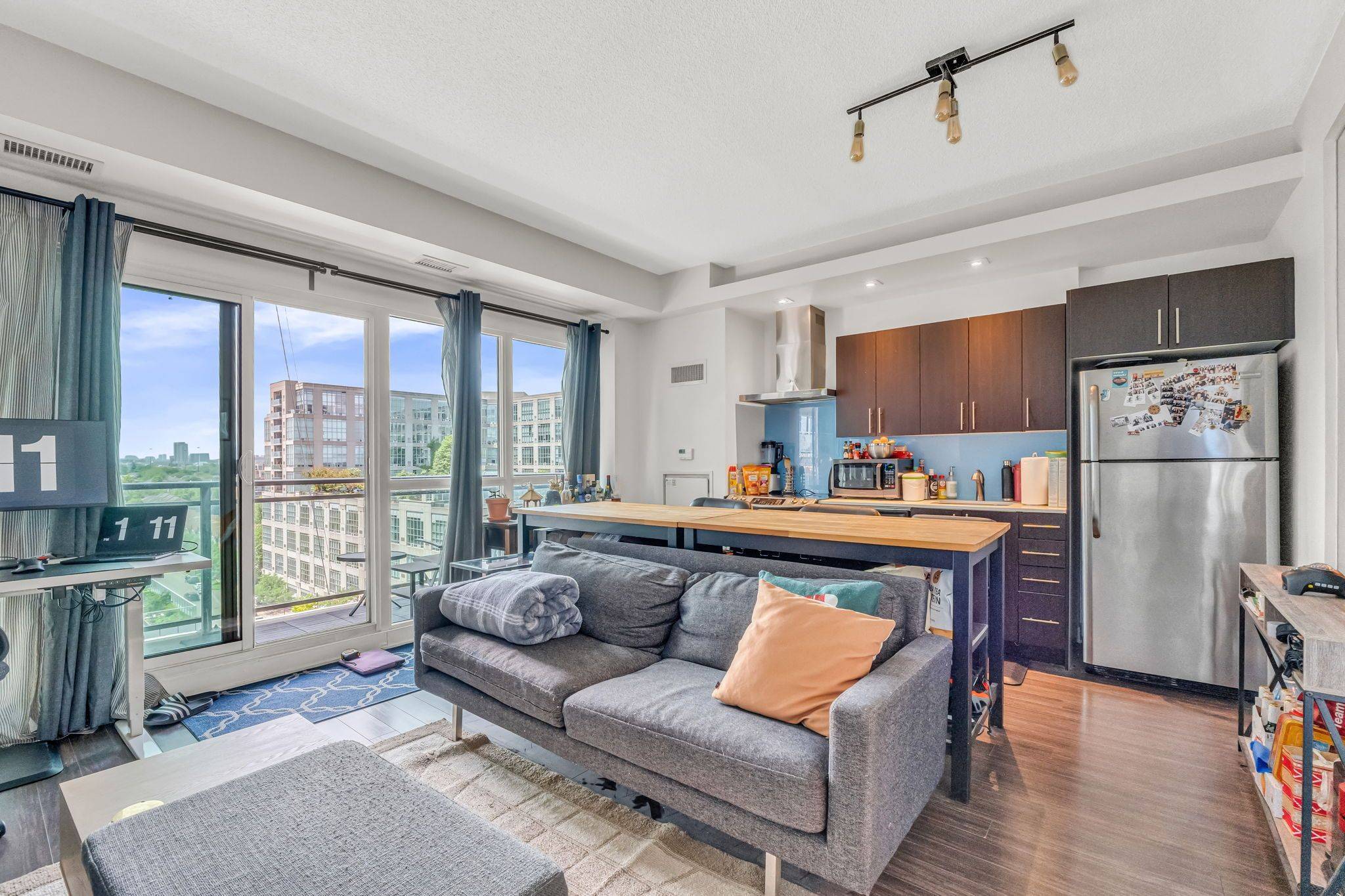165 Legion RD N #1031, Toronto W06, ON M8Y 0A1