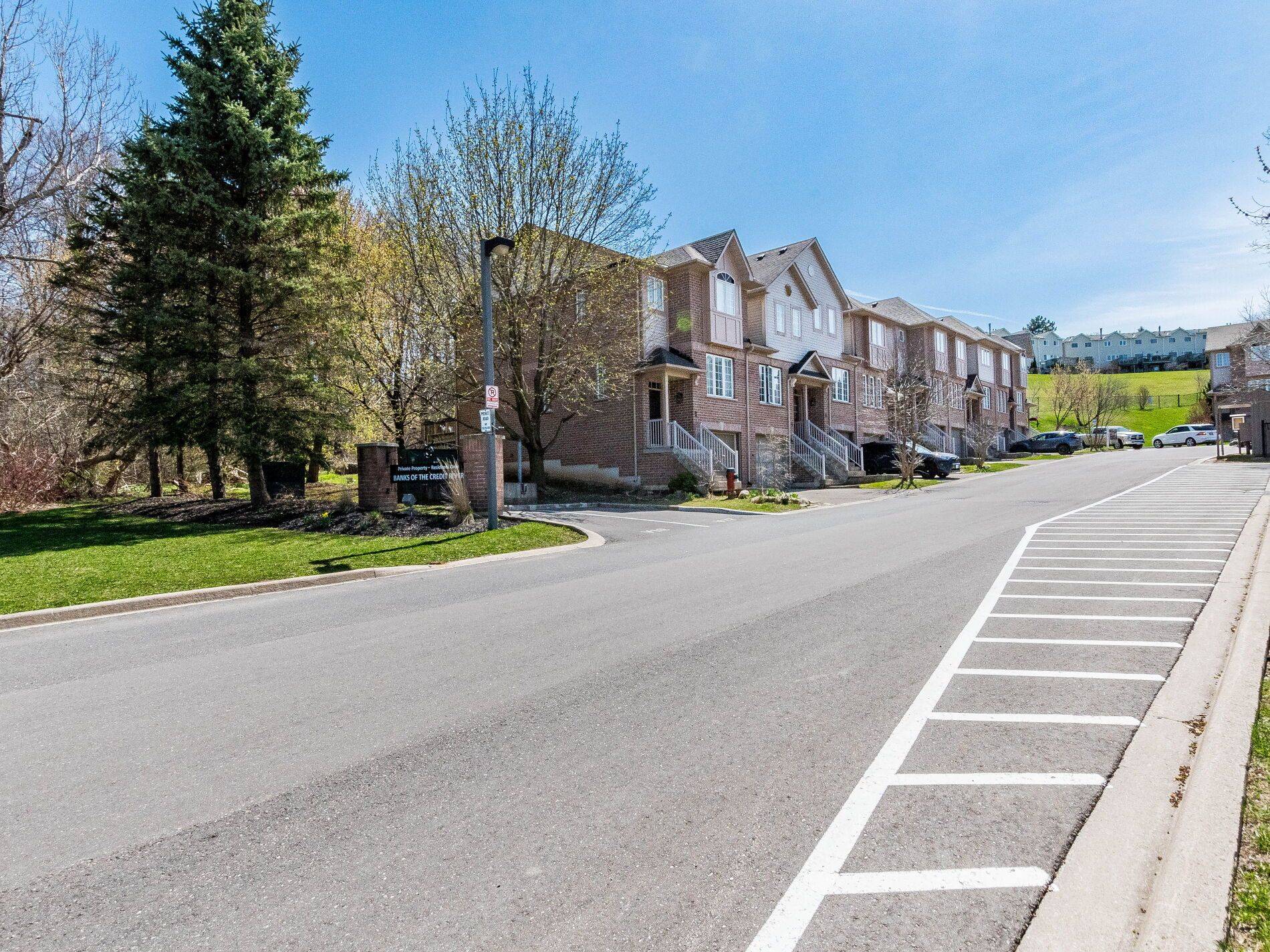Halton Hills, ON L7G 6E9,18 Palomino TRL