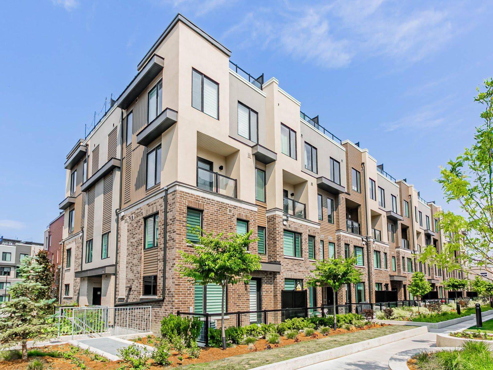 3550 Colonial DR #24, Mississauga, ON L5L 0C1