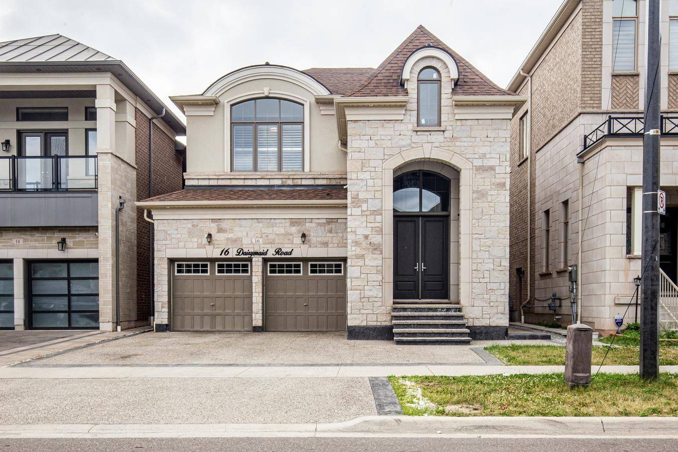 16 Dairymaid RD, Brampton, ON L6X 5P9