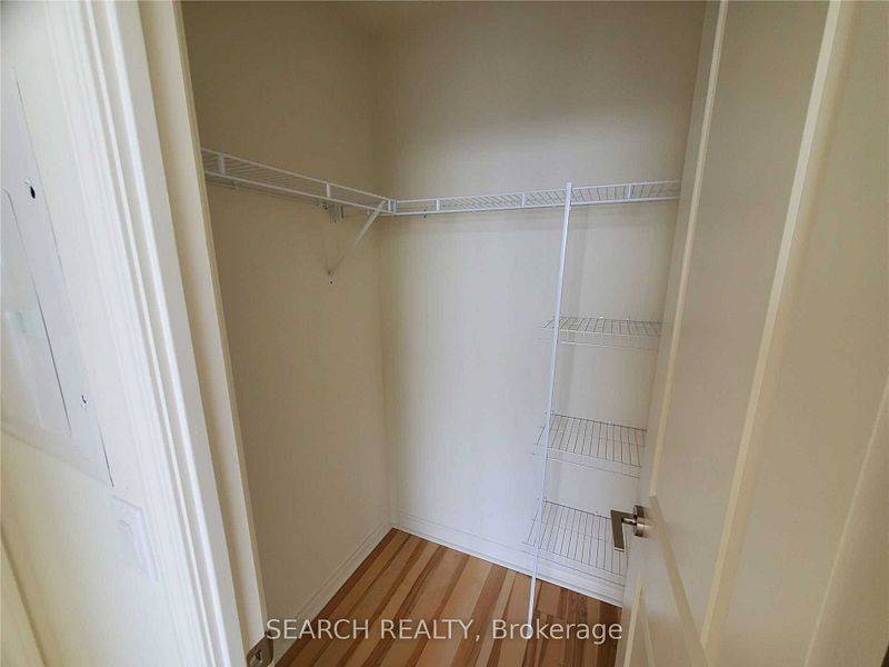 Mississauga, ON L5B 0G9,349 Rathburn RD W #1905