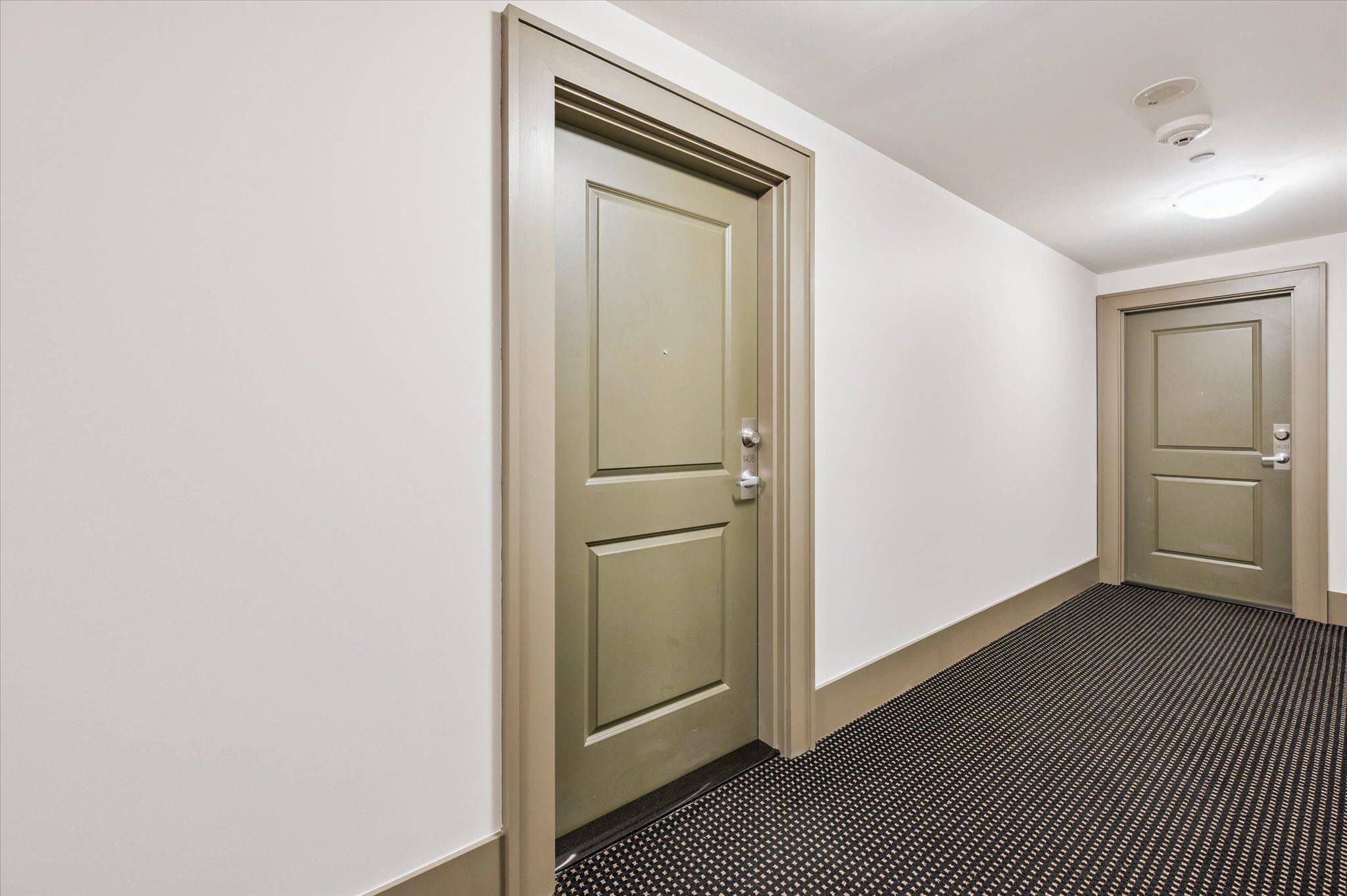 Guelph, ON N1H 0A9,160 Macdonell ST #1408