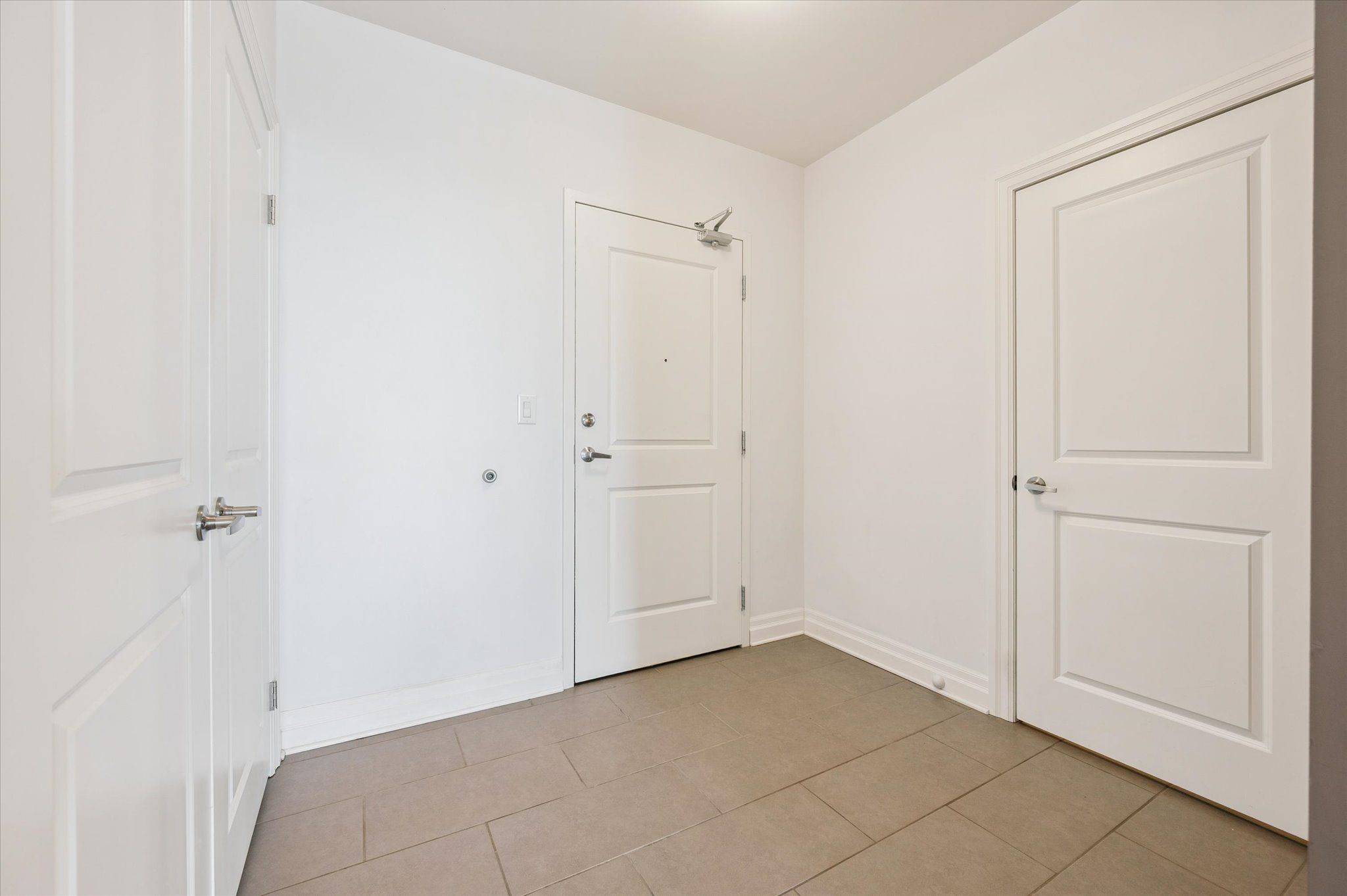 Guelph, ON N1H 0A9,160 Macdonell ST #1408