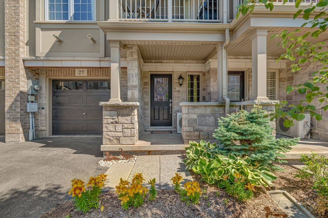 Hamilton, ON L8B 0X2,215 Dundas ST E #27