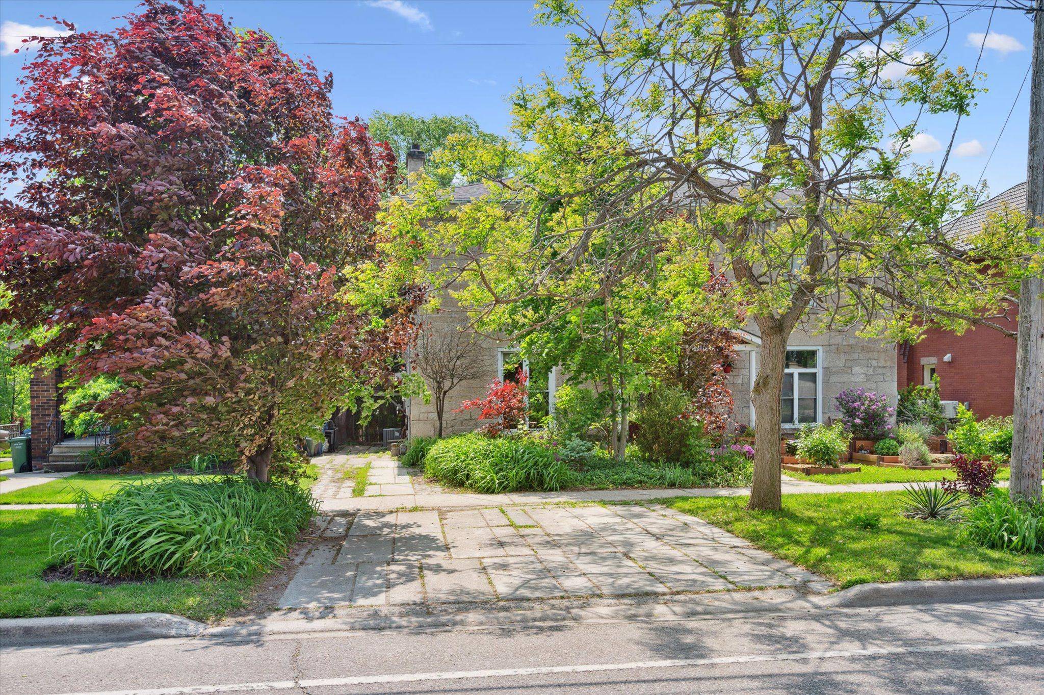 36 Waterloo AVE, Guelph, ON N1H 3H5