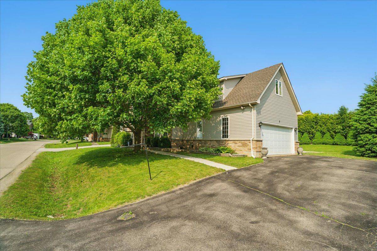 Hamilton, ON L8N 2Z7,6 Valley Ridge LN #20