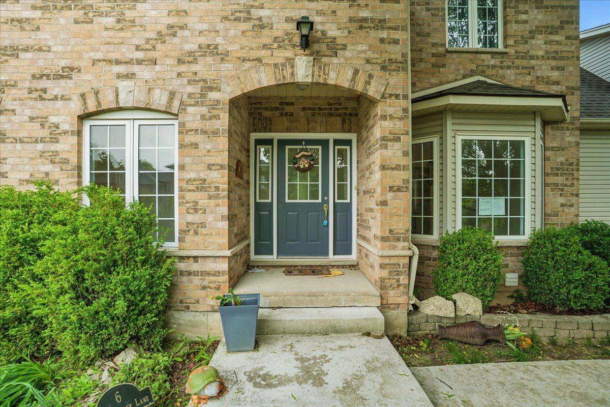 Hamilton, ON L8N 2Z7,6 Valley Ridge LN #20
