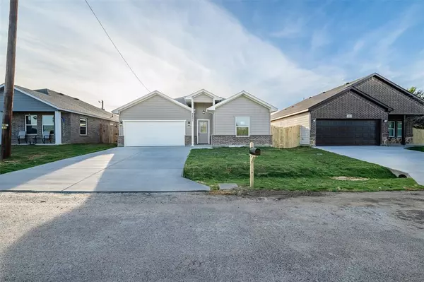 2801 Beechwood Street,  Granbury,  TX 76048