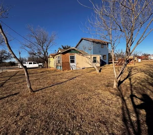 Bangs, TX 76823,1405 N 3rd Street