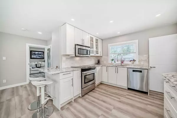Calgary, AB T3C 2R5,103 Warwick DR SW