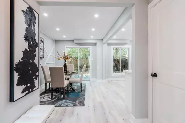 Oshawa, ON L1H 3X4,10 Grassmere CT