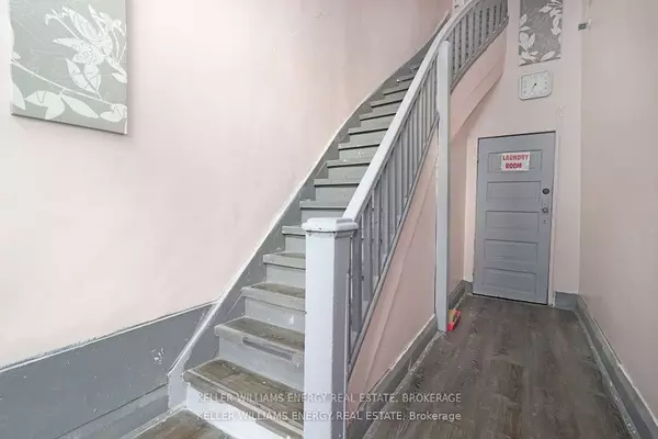 Oshawa, ON L1G 4S2,84 Simcoe ST N #1