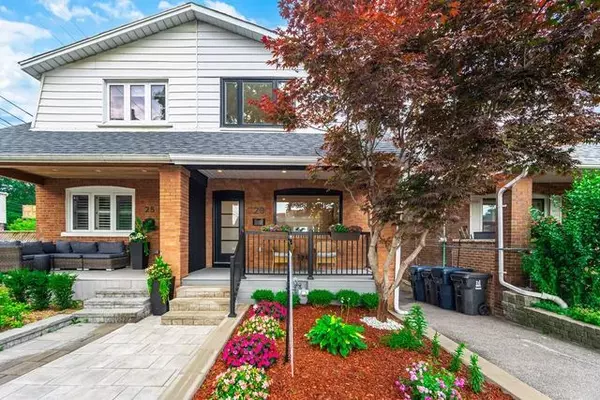 23 Bowmore RD, Toronto E02, ON M4L 3H6