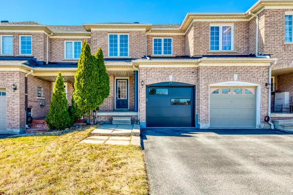 26 Oglevie DR, Whitby, ON L1R 2Y4