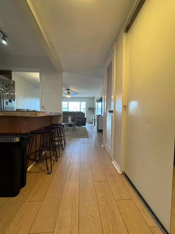 Sunrise, FL 33322,8305 Sunrise Lakes Blvd #312