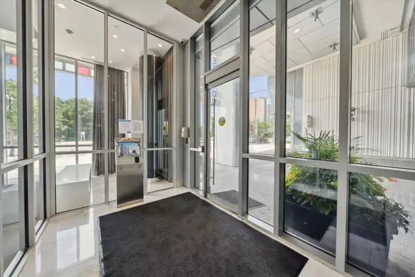 Richmond Hill, ON L4C 1V4,9471 Yonge ST #220