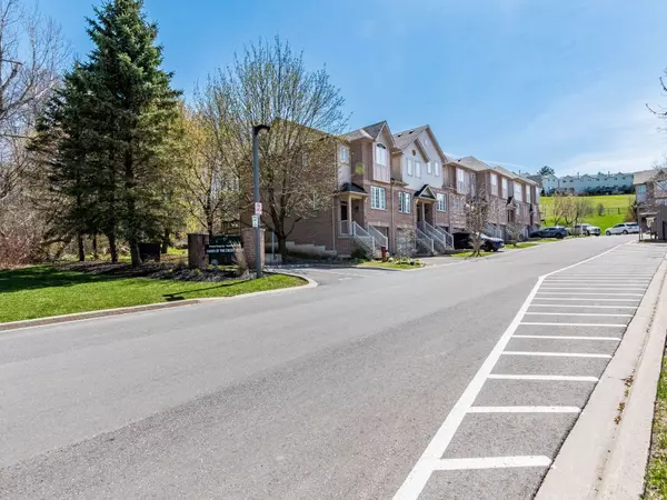 Halton Hills, ON L7G 6E9,18 Palomino TRL
